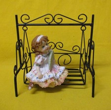 ✅ SPLENDIDA BAMBOLA SU DONDOLO CHE OSCILLA DA COLLEZIONE VINTAGE - 4758