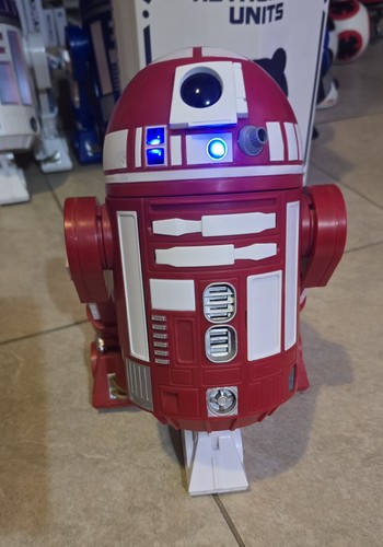 Star wars galaxy s edge - r2-d2,