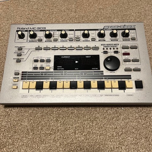 Roland 303 groovebox synth - groovebox,