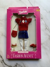 Mattel Fashion Avenue Boutique maglione rosso Barbie vestito bambola #18126