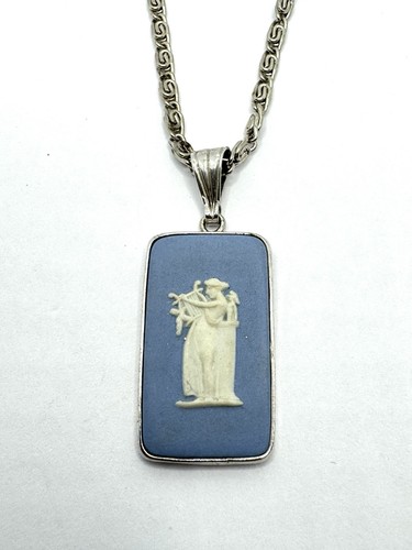 Collana con ciondolo cammeo
