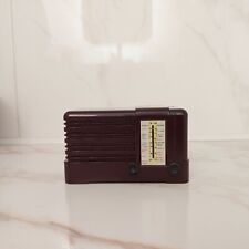 Radio d'epoca in miniatura