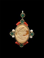 Ciondolo artigianale in argento 925 placcato oro con cammeo antico