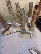 BASETTA REGOLABILE A VITE PER