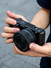 Sony Alpha ZVE10 4K obiettivo