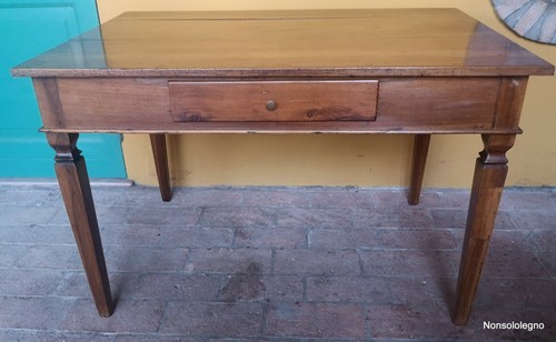 Grazioso elegante tavolo - elegante,