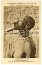 1920 ca TCHAD - FORT ARCHAMBAULT Femme à plateau - Sara-Djingé - Carte postale