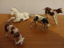 BRITAINS (ENG) NON SWOPPET (SOLIDO) SET 3 VITELLI E 1 PULEDRO DA UNA FATTORIA ANIMALI #1