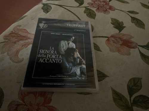 Signora della porta accanto - la,