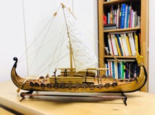 Barca a vela vichinga drago