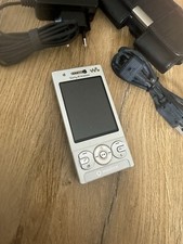 Sony Ericsson W715 lusso