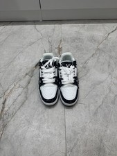 LV Trainer Black
