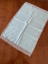 TOVAGLIETTA/COPRIVASSOIO in PURO LINO verde salvia con pizzo UNCINETTO a mano
