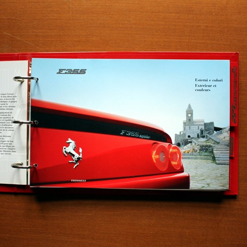 Ferrari catalogo cura