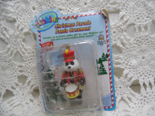 Christmas parade panda(2069f1)