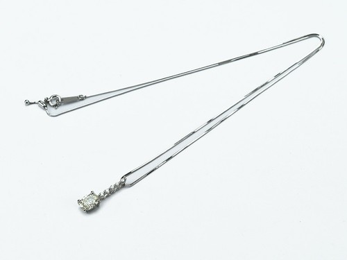 Collana con ciondolo - con, in