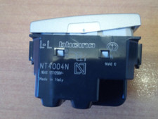 INVERTITORE BIPOLARE BTICINO LIGHT ILLUM TECH NT4004N 16A 1MOD