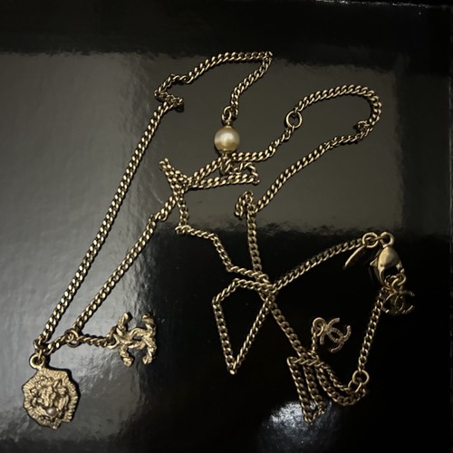 Chanel collana lunga logo - chanel,