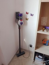Aspirapolvere Dyson V8 Usato