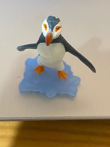 Kinder happy feet - sven, dc