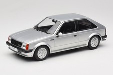 Modellino auto MCG Opel Kadett D GTE 1979-1984 argento 1:18 18533