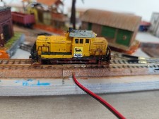  Locomotore diesel V 60 statico scala N in livrea gialla con logo Agip 