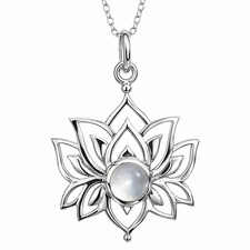 Collana con ciondolo fiore di