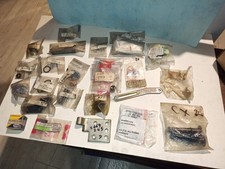 1 lot de pièces neuves