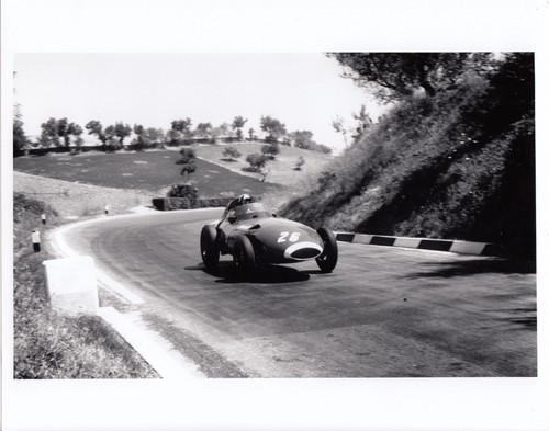 Stirling moss vanwall vw5 1957 - vanwall,