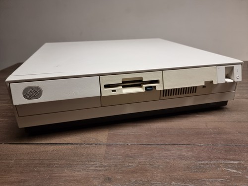 Computer retrò ibm model - pc,