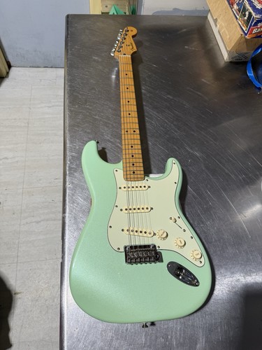 Fender stratocaster sss surf - -,