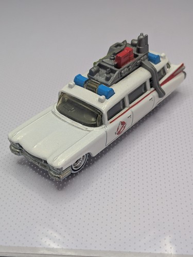 Hot wheels scale - hot, 1:64