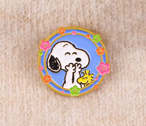 Snoopy woodstock pin - &, o
