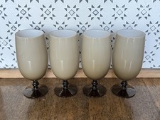 Quattro bicchieri da cocktail