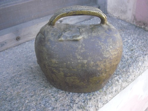 Vecchia antica campana - e,