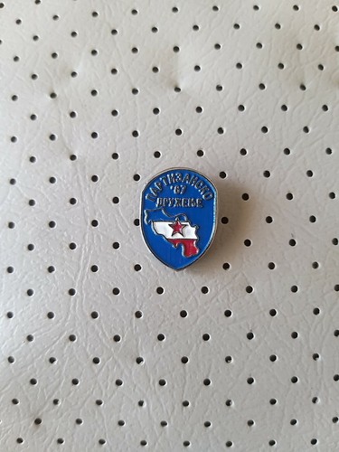 Partisans pin badge old flag - partisans,