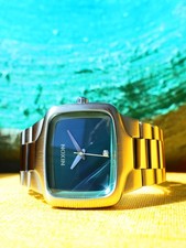 Orologio Nixon The BIG Player SS in argento e verde A487-1696 nuovo senza etichette