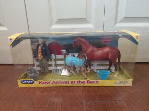 Breyer new arrival - new, barn