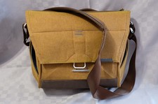 borsa tracolla PEAK DESIGN Everyday Messenger 13L *color cachi*