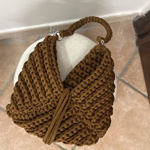 Borsa all uncinetto fatta - fatta, a