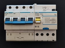 interruttore 4P differenziale