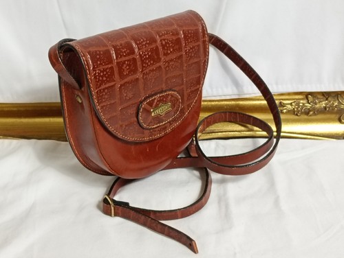 Una borsa tracolla - borsa, a