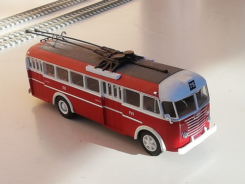 Atlas filobus ikarus anni - atlas,