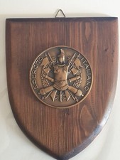 Raro crest ligneo con vecchio