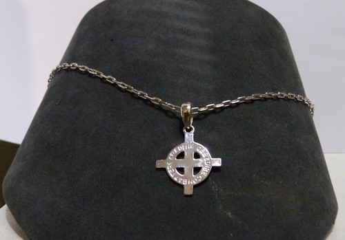Croce celtica incisa con - croce,