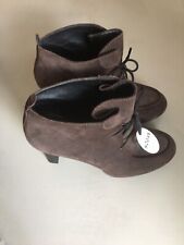 Stivaletto Hogan, Scamosciato