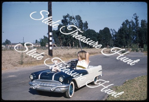 Ragazza pontiac pedale - ragazza, auto