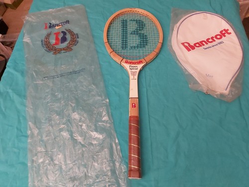 Vecchia racchetta tennis - vecchia,