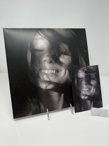 Ariana grande petal vinyl - grande,