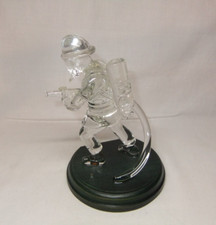 Insolita statuina pompiere